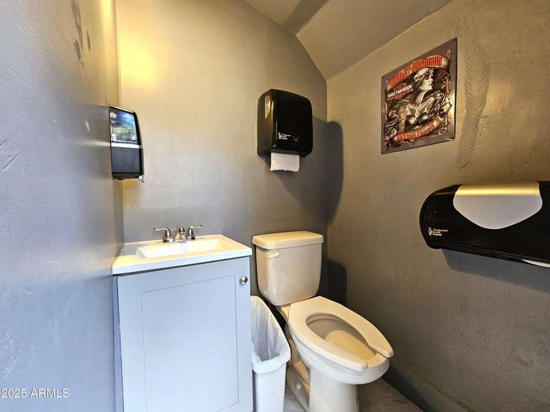 More Photos Of 105 Tombstone Cyn, Bisbee Restaurant For Sale