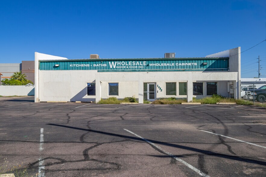 Primary Photo Of 1532 E Indianola Ave, Phoenix Service For Sale