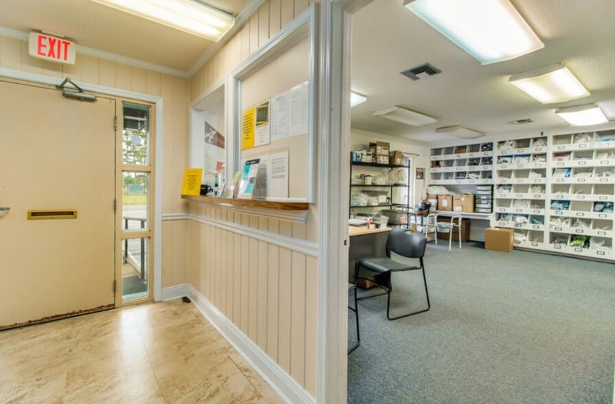 More Photos Of 3103 N 12th Ave, Pensacola Office For Sale