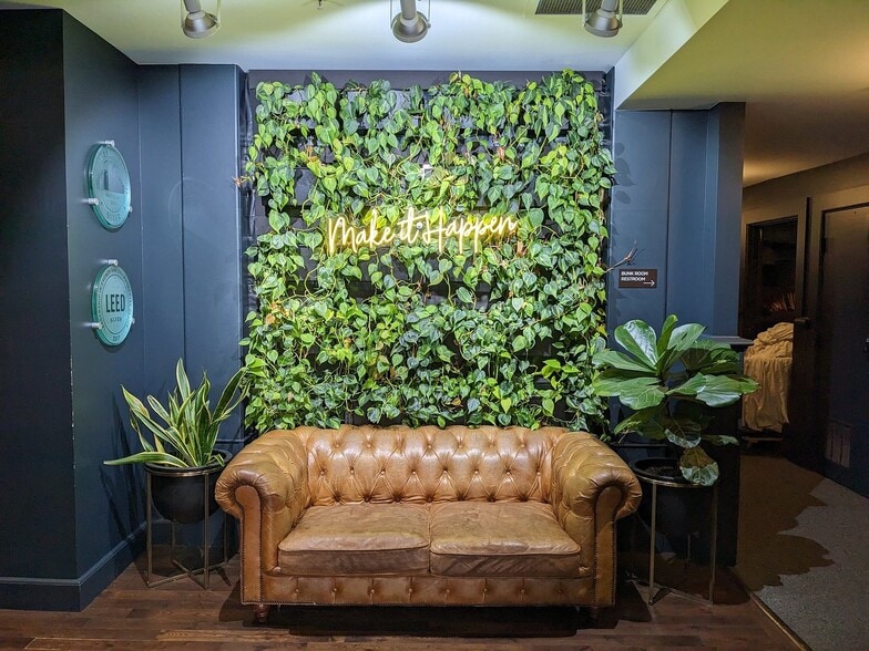 More Photos Of 203-209 NW 3rd Ave, Portland Hotel For Sale