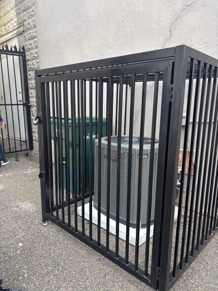 More Photos Of 740 Fannin St, Beaumont Warehouse For Lease