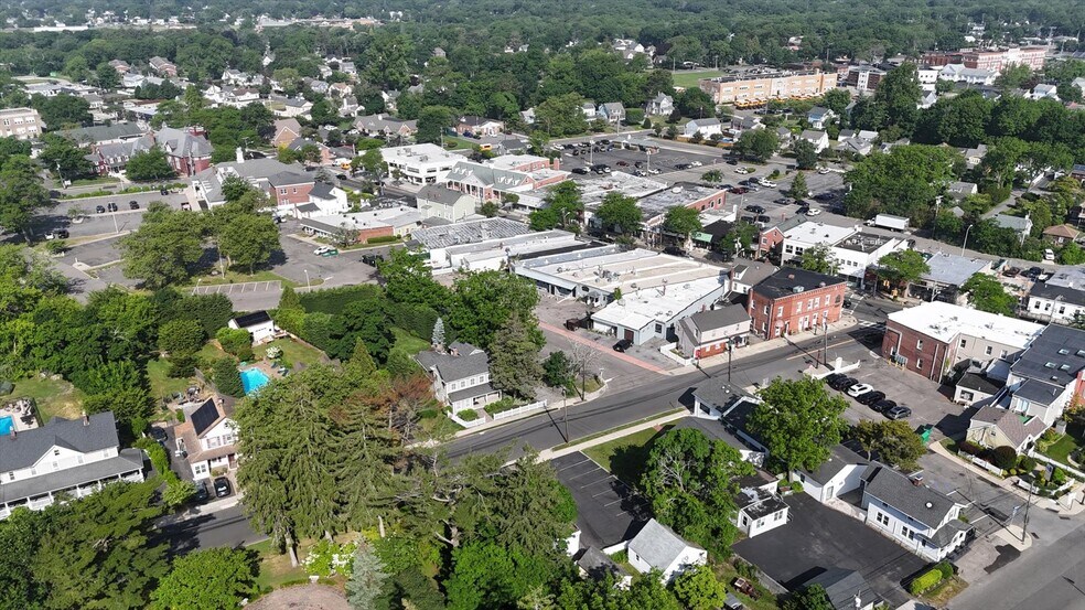 More Photos Of 33 Candee Ave, Sayville Medical For Lease