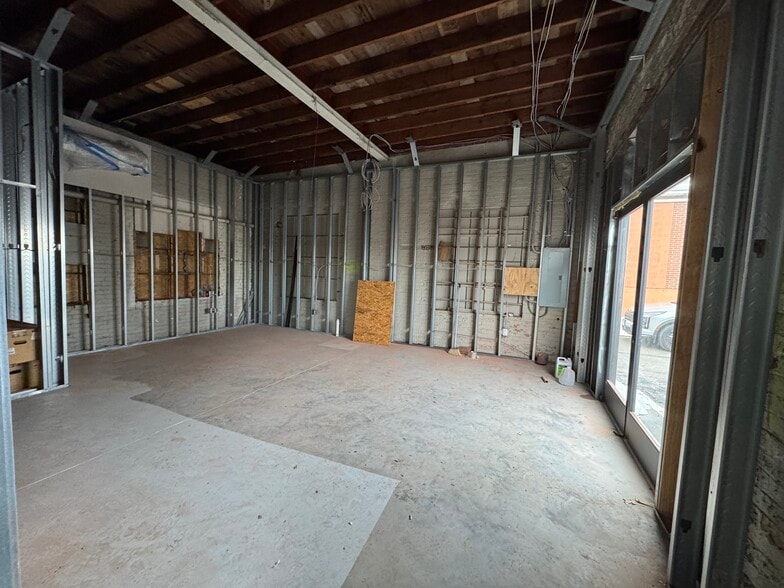 More Photos Of 1049 New Britain Ave, West Hartford Freestanding For Lease
