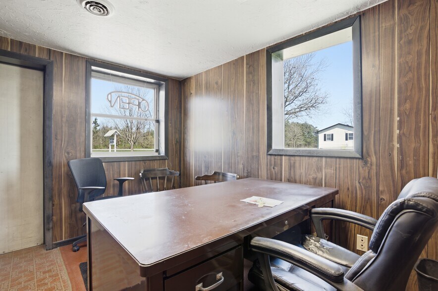 More Photos Of 4182 Highway 23, Wisconsin Dells Manufacturing For Sale