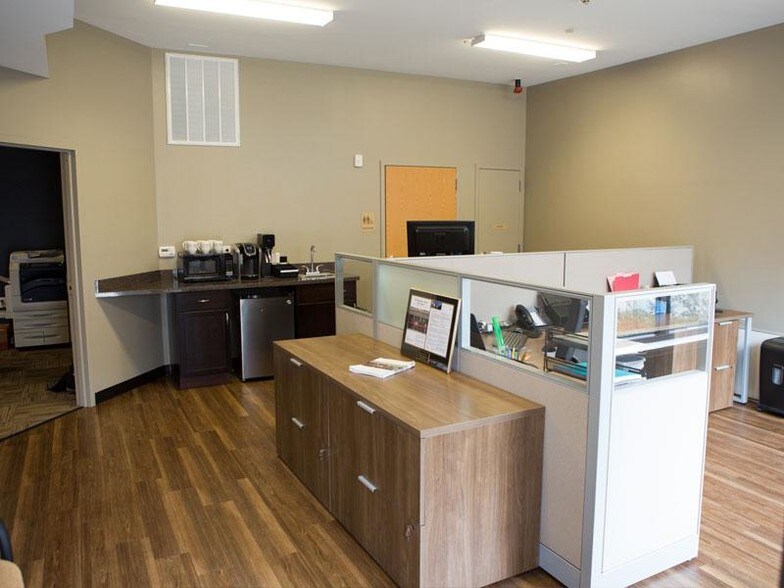 More Photos Of 700 Wincoram Way, Coram Apartments For Lease