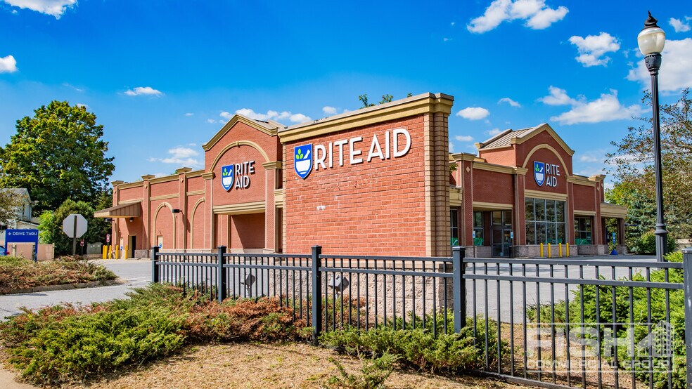 More Photos Of 24 East Ave, Wellsboro Drugstore For Sale