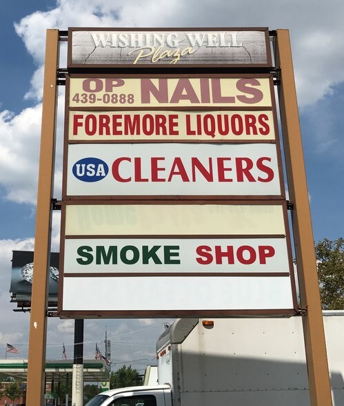 More Photos Of 810-850 S Elmhurst Rd, Des Plaines Restaurant For Lease