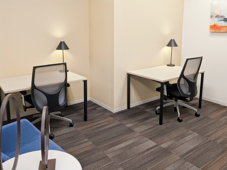 More Photos Of 12600 Hill Country Blvd, Bee Cave Coworking Space