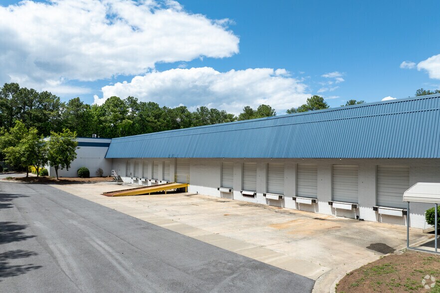 More Photos Of 170 Selig Dr SW, Atlanta Warehouse For Lease