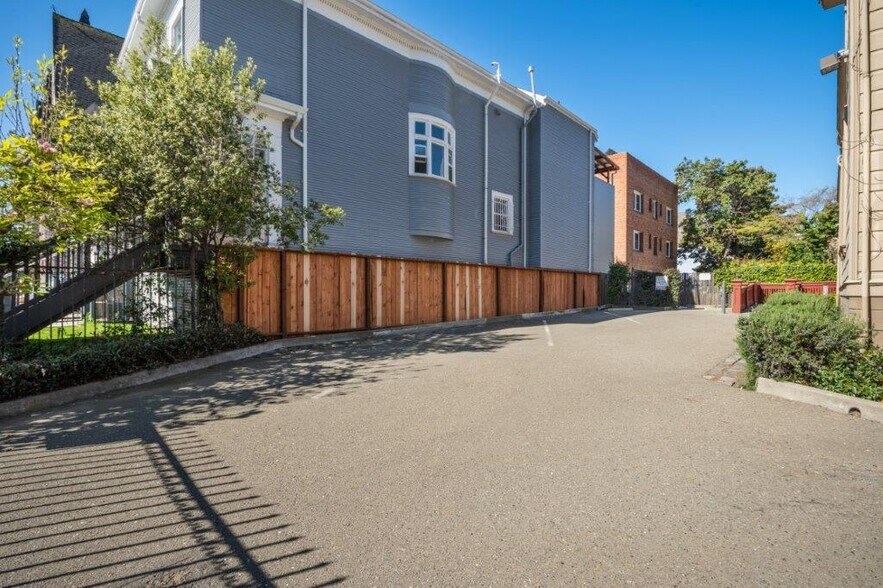 More Photos Of 653 11th St, Oakland Loft Creative Space For Sale