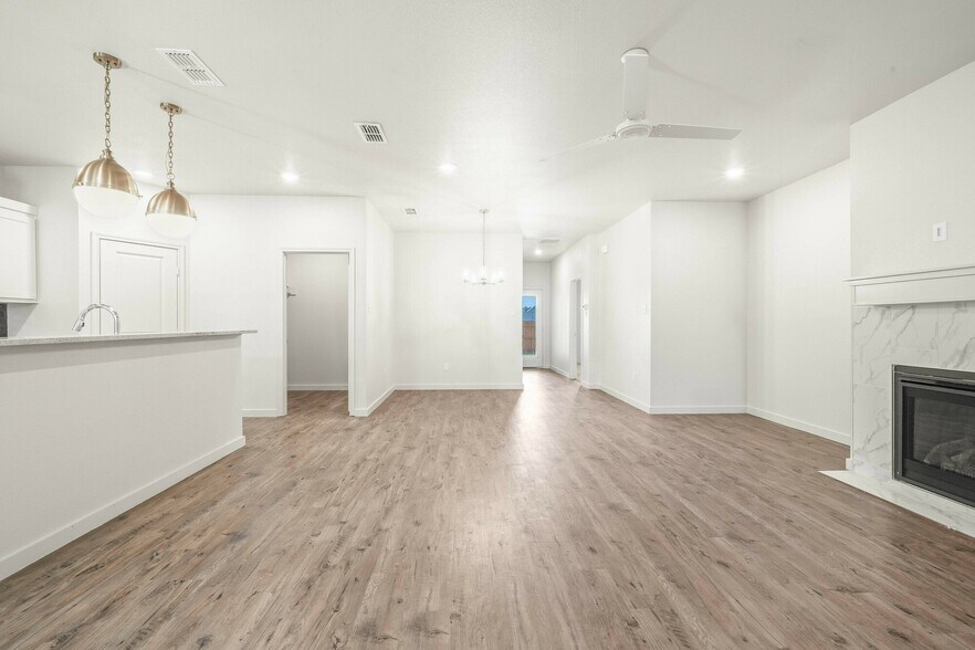 More Photos Of 10911 Albany Ave, Lubbock Specialty For Sale