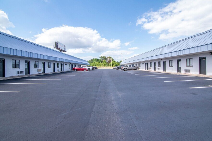 More Photos Of 8340 Ulmerton Rd, Largo Light Distribution For Lease