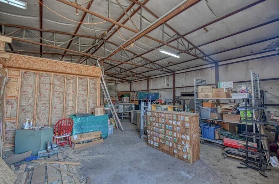 More Photos Of 529 Eel River St, Purcell Flex For Sale