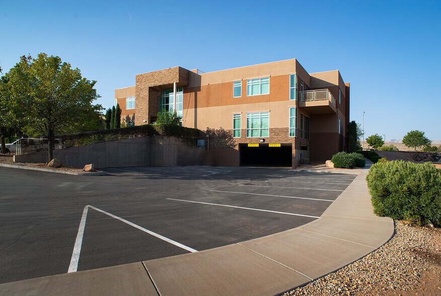 More Photos Of 912 W 1600 S, St George Unknown For Lease