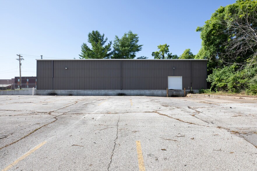 More Photos Of 920 N Atherton Rd, Independence Warehouse For Sale