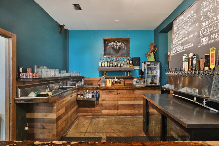 More Photos Of 310-312 E Hudson St, Columbus Freestanding For Sale