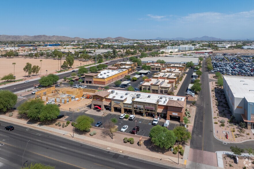 More Photos Of 1342 W Warner Rd, Tempe Unknown For Lease