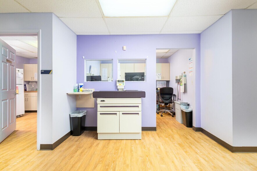 More Photos Of 3045 Pennsylvania Ave, Weirton Medical For Lease
