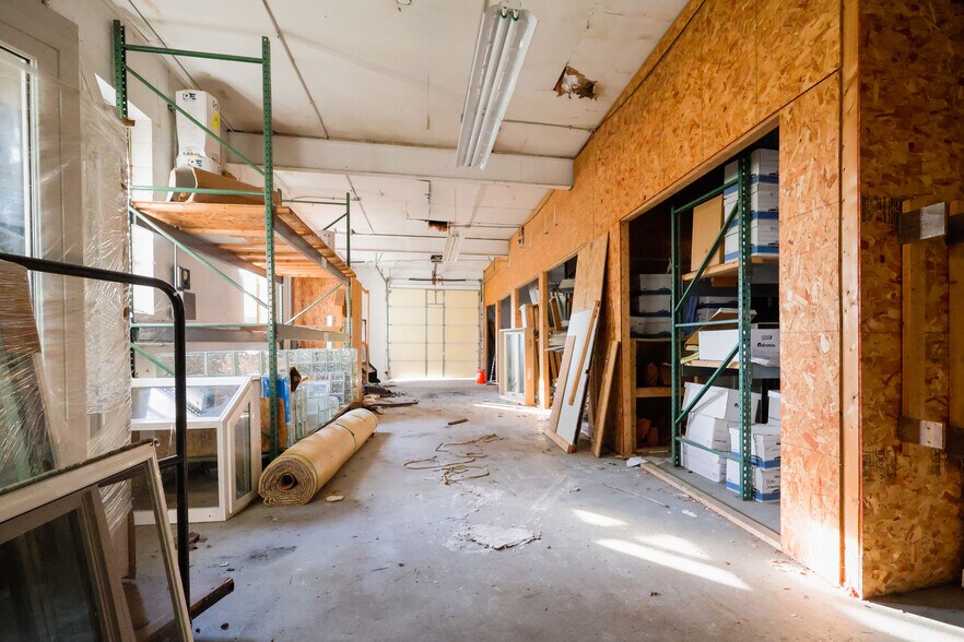 More Photos Of 11830 Shaver Rd, Schoolcraft Office For Sale