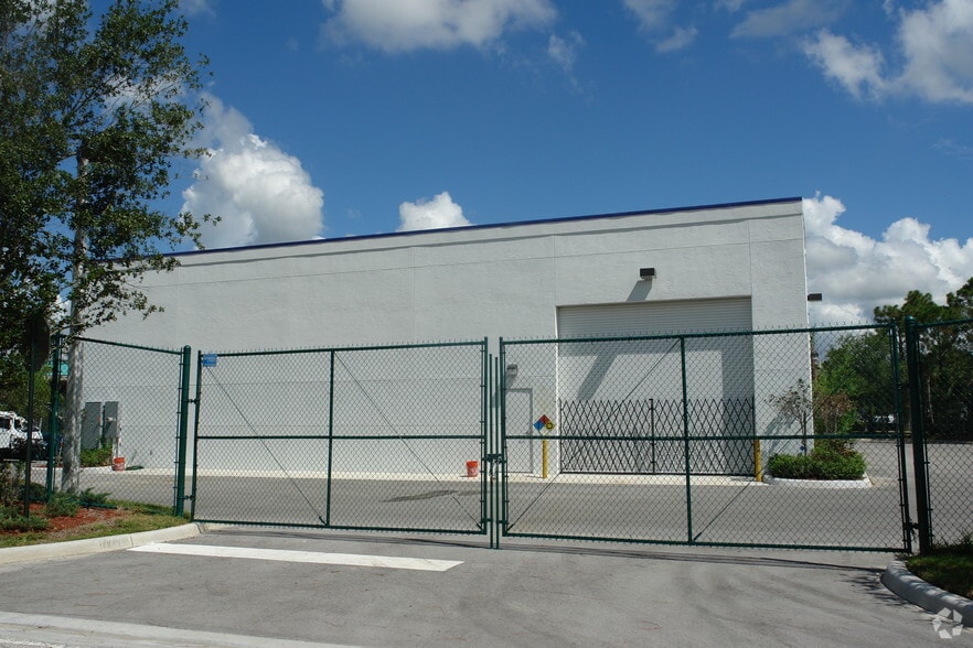 More Photos Of 2820 Reynolds Dr, Fort Pierce Warehouse For Lease