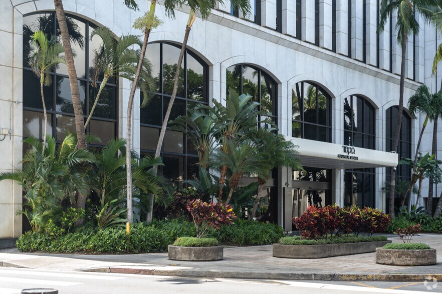 More Photos Of 745 Fort St, Honolulu Office For Lease
