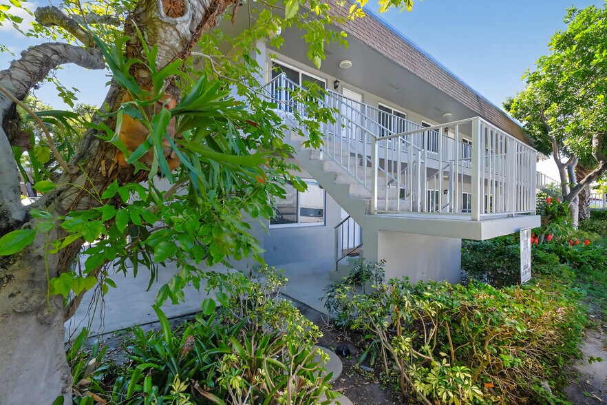 More Photos Of 4900 NW 10th Ave, Fort Lauderdale Apartments For Sale