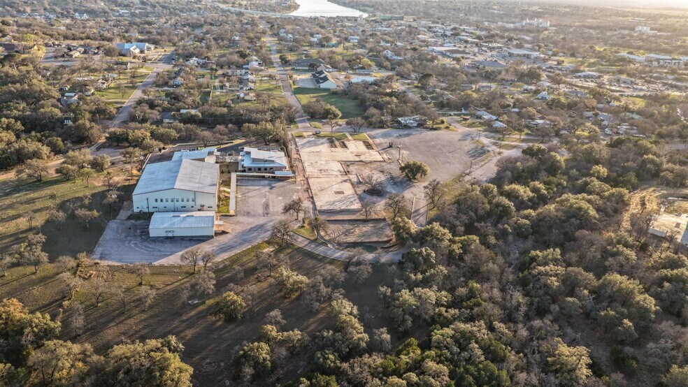 More Photos Of 501 12th St, Marble Falls Specialty For Lease