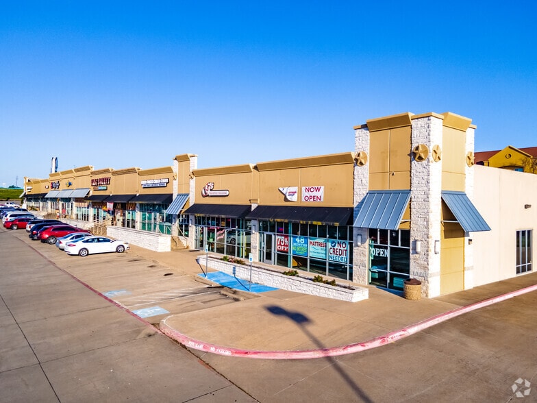 Primary Photo Of 2916 N US Highway 75, Sherman Storefront For Lease