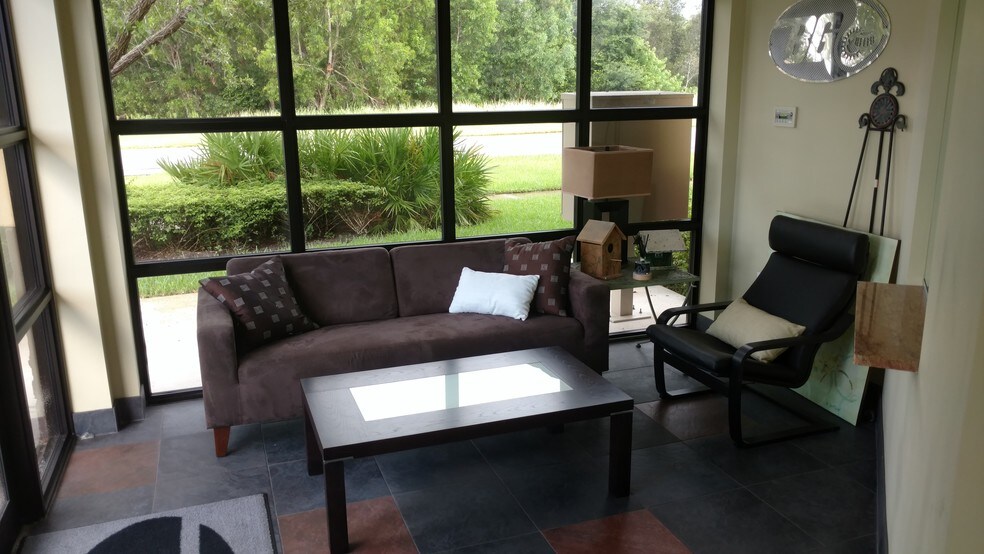 More Photos Of 15828 Mercantile Ct, Jupiter Warehouse For Sale