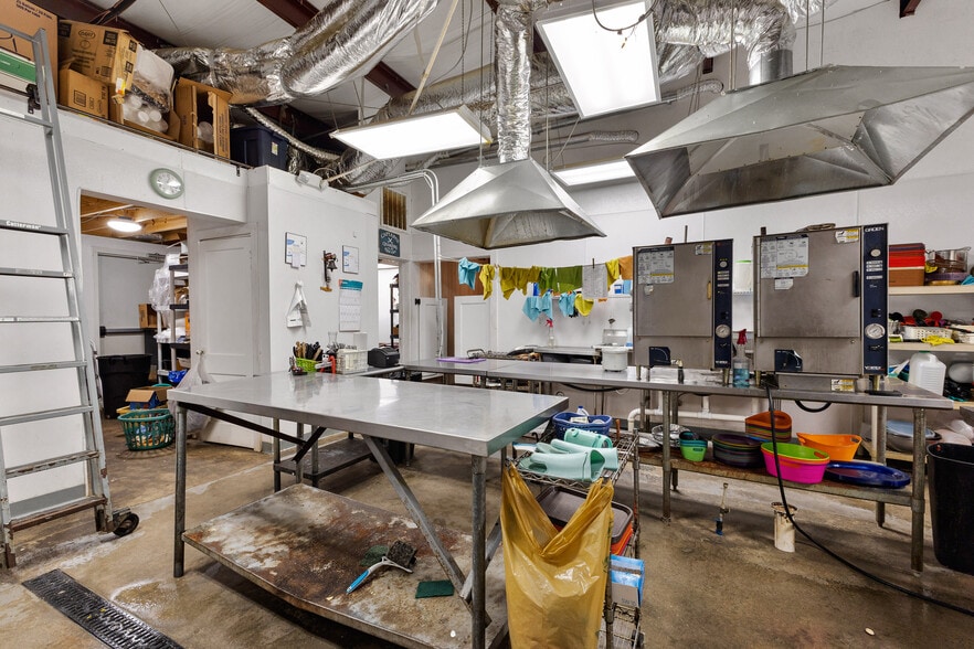 More Photos Of 1702 Highway 19 N, Thomaston Restaurant For Sale