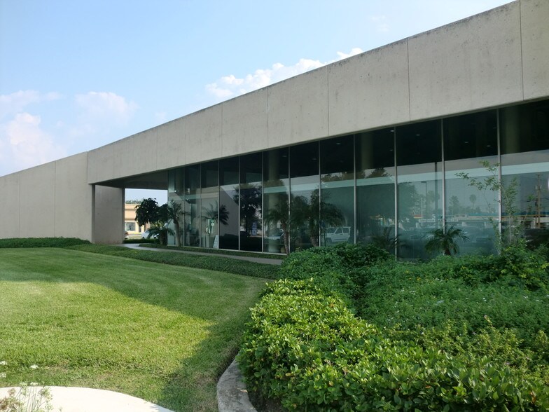 More Photos Of 200 S 10th St, McAllen Office For Lease