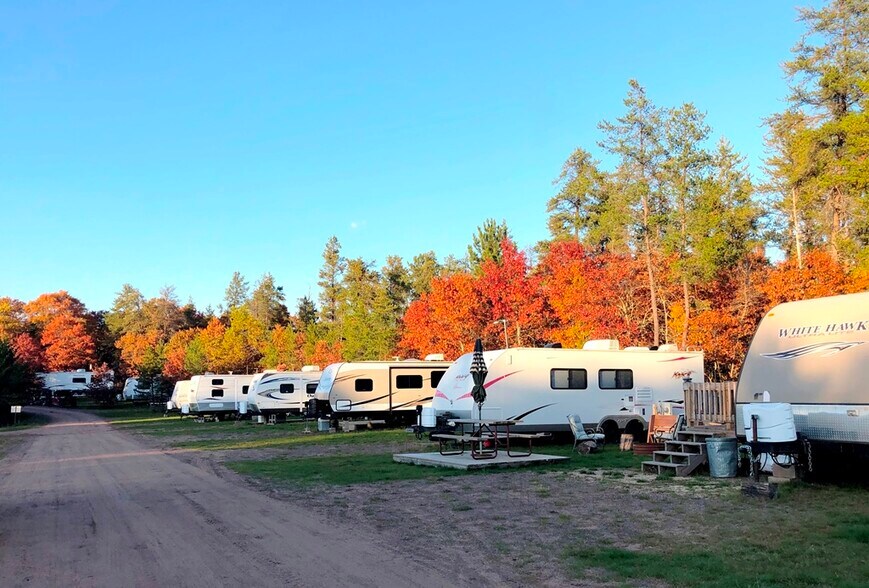 More Photos Of 16095 S Chipmunk Hollow, Gordon Trailer Camper Park For Sale