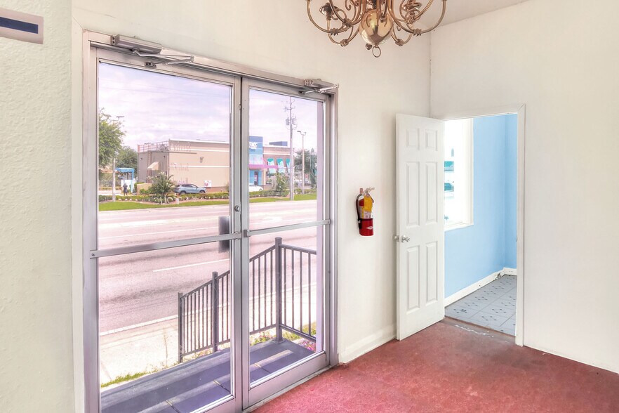 More Photos Of 1649 3rd St SW, Winter Haven Religious Facility For Lease