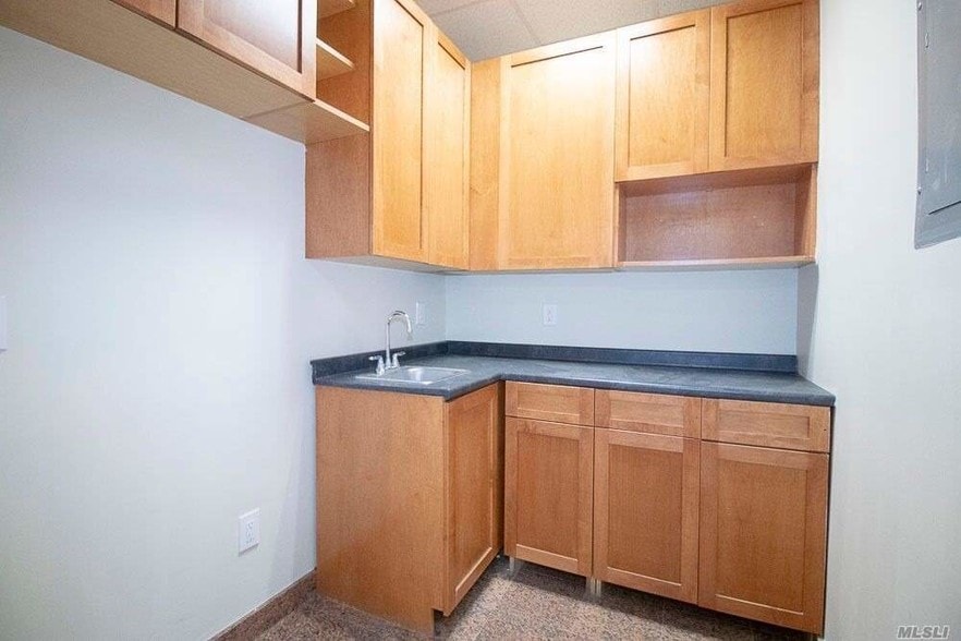 More Photos Of 24-65 46th St, Astoria Flex For Lease