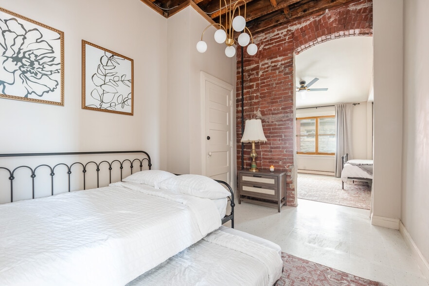 More Photos Of 124 E Abbott St, Lansford Specialty For Sale