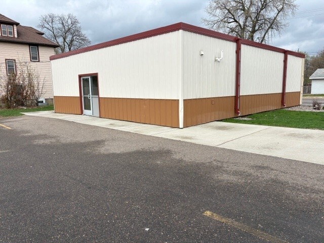 More Photos Of 1846-1848 3rd St N, Saint Cloud Flex For Lease