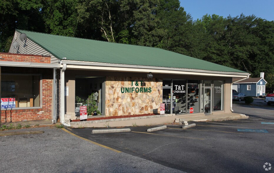 More Photos Of 285 N Main St, Jonesboro Freestanding For Sale