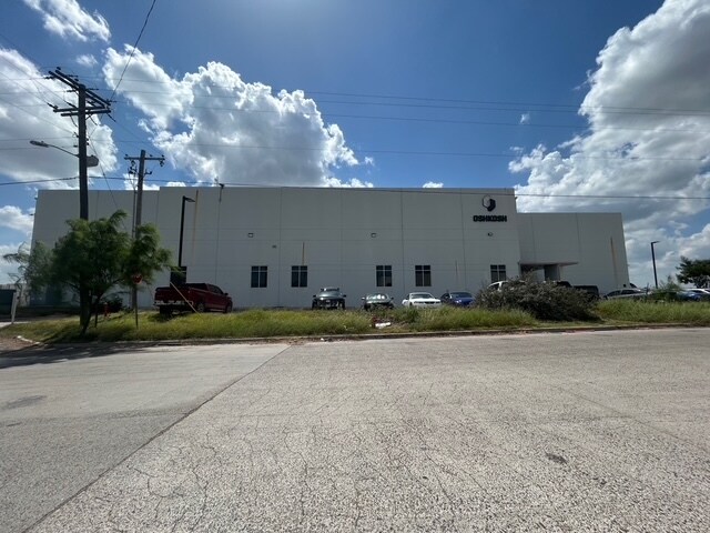 Primary Photo Of 13802 N Unitec Dr, Laredo Warehouse For Lease