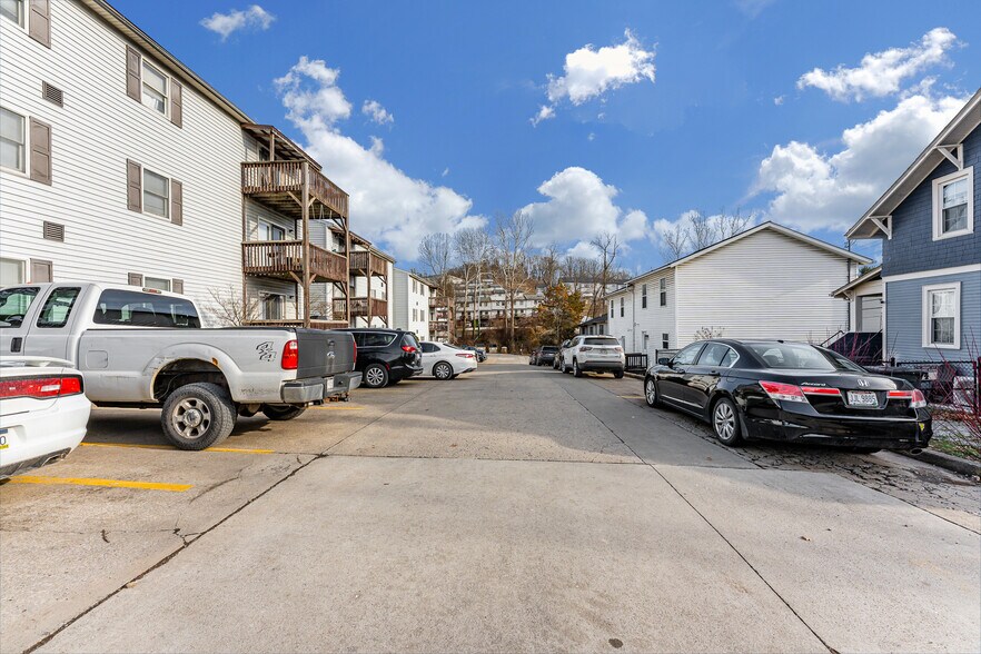 More Photos Of 940 Stewart St, Morgantown Apartments For Sale