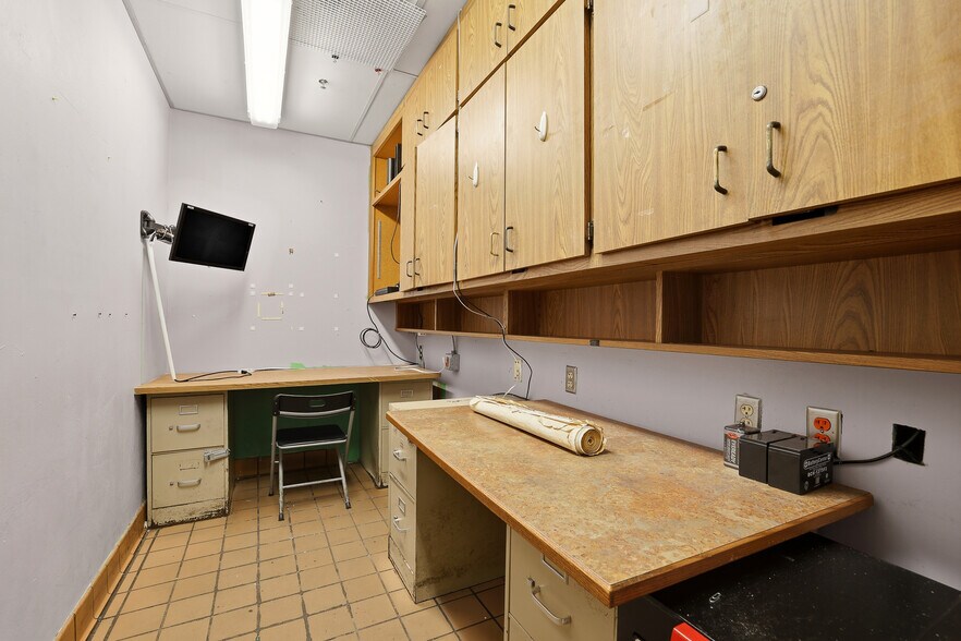 More Photos Of 143 Division St, Stevens Point Restaurant For Sale