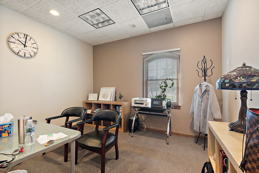 More Photos Of 7620-7632 W 159th St, Orland Park Office For Sale