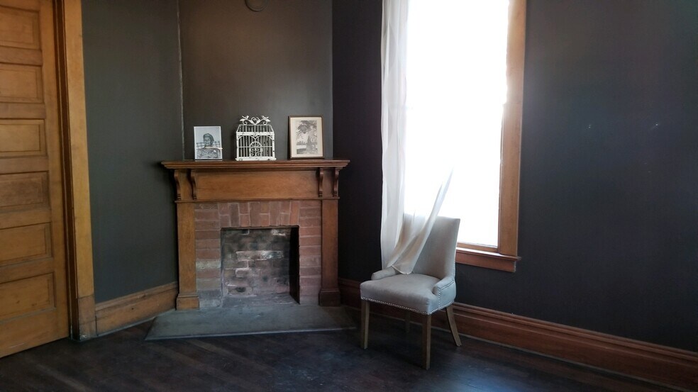 More Photos Of 622 E Adams St, Phoenix Restaurant For Lease