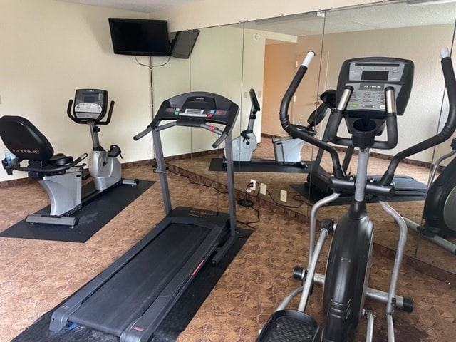 More Photos Of 6205 Ramada Dr, Clemmons Hotel For Sale