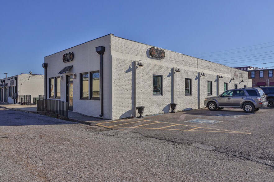 More Photos Of 115 Neal St, Martin General Retail For Sale