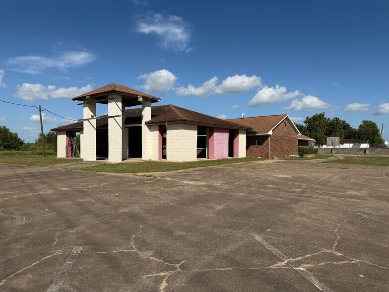 Primary Photo Of 111 County Road 227, East Bernard Freestanding For Lease