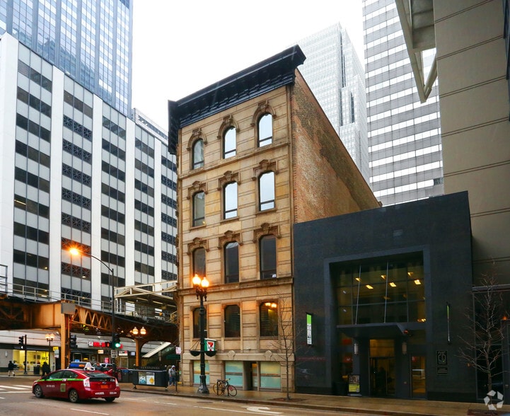 More Photos Of 40 N Wells St, Chicago Loft Creative Space For Lease