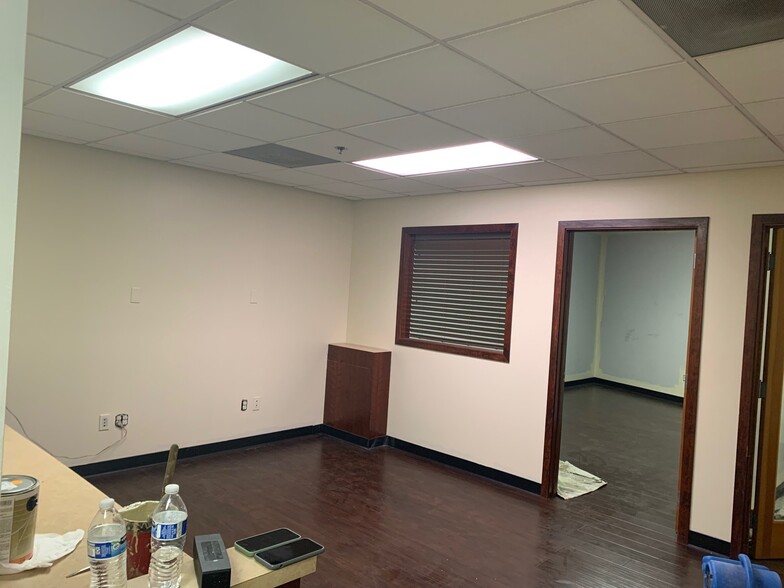 More Photos Of 100 S Reservoir St, Pomona Warehouse For Lease