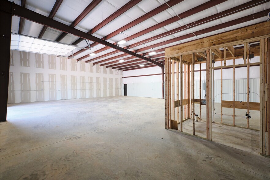 More Photos Of 30130 Dobbin Huffsmith Rd, Magnolia Distribution For Sale
