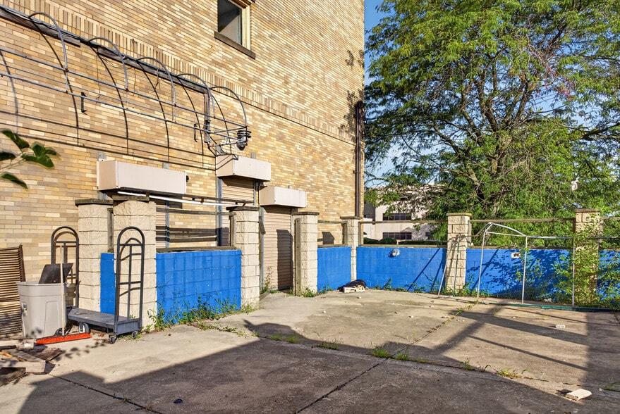 More Photos Of 573-577 Broadway, Lorain Storefront Retail Residential For Sale