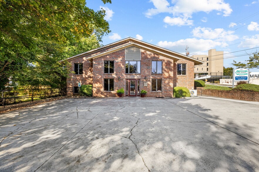 More Photos Of 150 Scarboro St, Asheboro Medical For Sale
